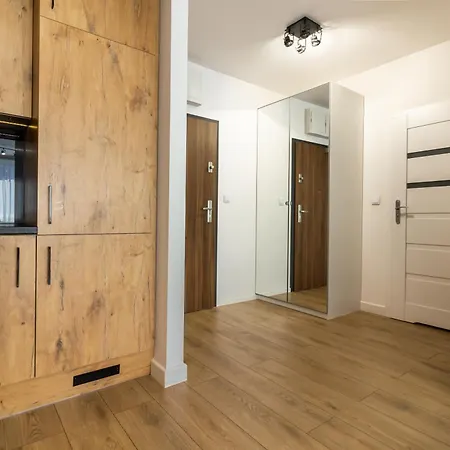 Near Sky Tower * Breslavia