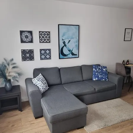 Near Sky Tower * Breslavia